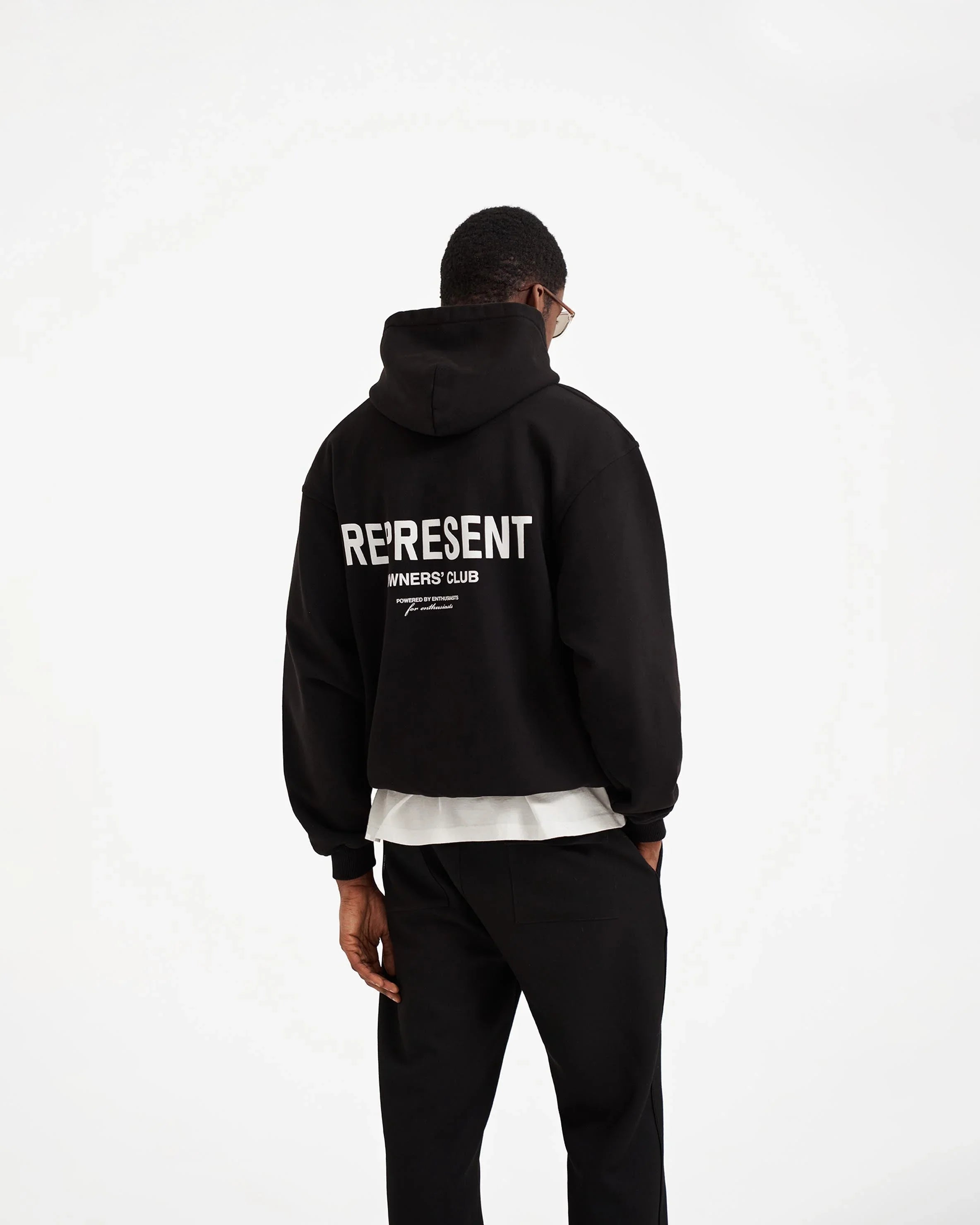 "Represent hoodie heren – Streetwear met attitude"
"Zwarte hoodie met statement tekst op de rug – Represent Owners' Club"
"Casual oversized hoodie voor heren – perfecte combinatie van stijl en comfort"
"Trendy Represent hoodie – Unieke streetwear voor de moderne man"
"Essentiële zwarte hoodie met opvallende print – Represent Originals"
"Hippe en comfortabele oversized hoodie – perfecte keuze voor urban outfits"
"Heren hoodie met grafische print – stijlvol en eigentijds"
"Represent hoodie zwart – must-have v